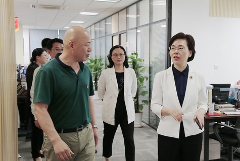 江蘇省委網(wǎng)信辦、省委宣傳部領(lǐng)導(dǎo)赴蘇化科技園調(diào)研重點(diǎn)企業(yè)